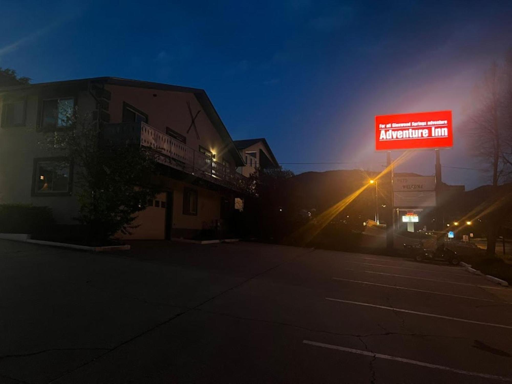 Adventure Inn - Гленуд Спрингс Екстериор снимка